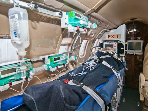 Elicopter medical AMEGA în zbor